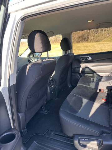 2020 Nissan Pathfinder S