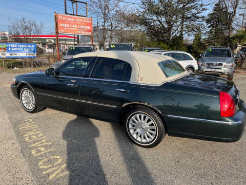 2003 Lincoln Town Car Executive
