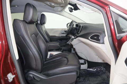 2023 Chrysler Pacifica Plug-In Hybrid Touring L