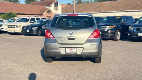 2011 Nissan Versa 1.8 S
