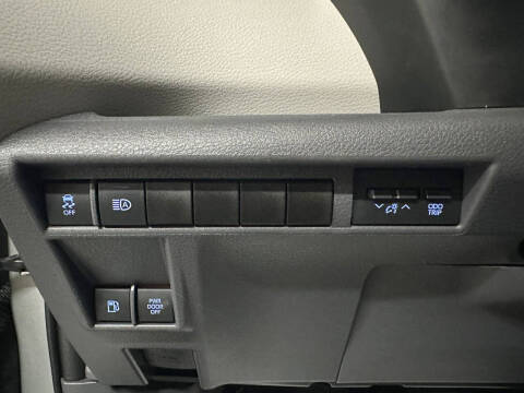 2021 Toyota Sienna XLE 8-Passenger