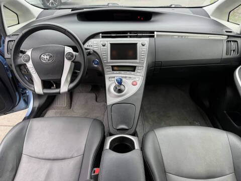 2014 Toyota Prius Plug-in Hybrid Advanced
