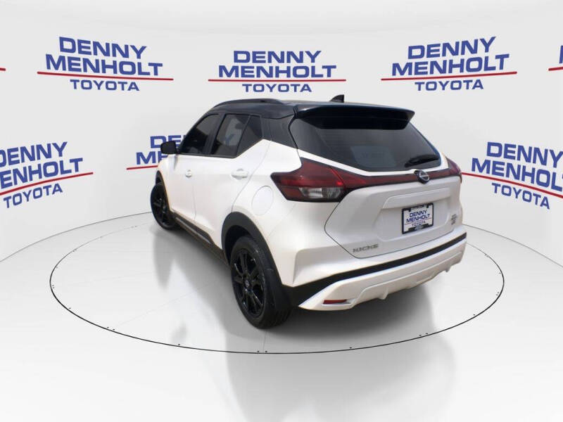 2023 Nissan Kicks SR