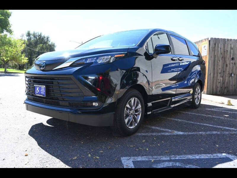 2025 Toyota Sienna XLE 7-Passenger