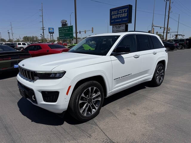 2022 Jeep Grand Cherokee Overland's photo