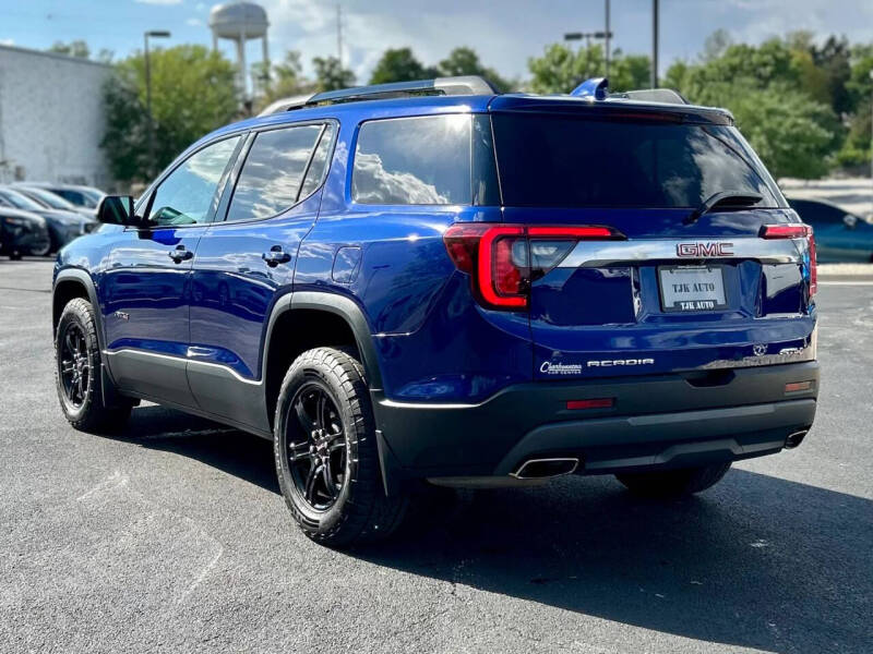 2023 GMC Acadia AT4