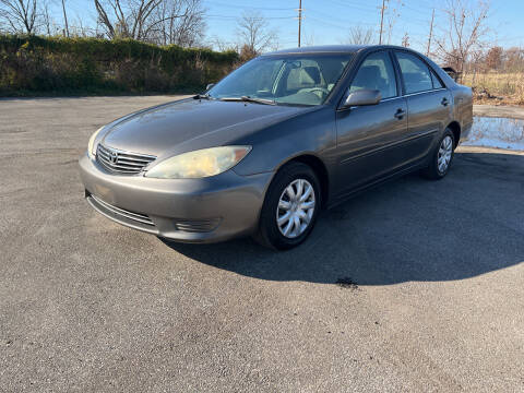 2005 Toyota Camry for sale at Mr. Auto in Hamilton OH