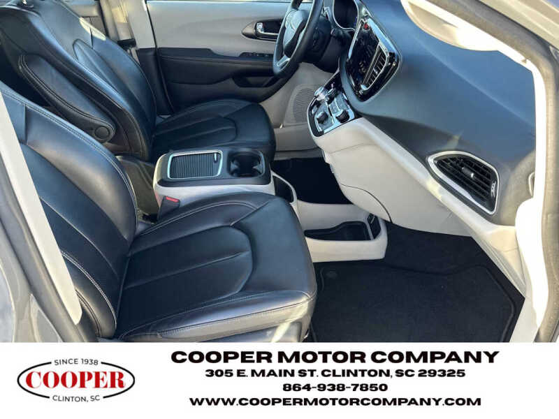 2023 Chrysler Pacifica Touring L