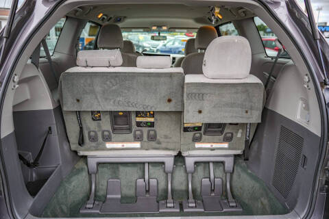 2015 Toyota Sienna LE 8-Passenger