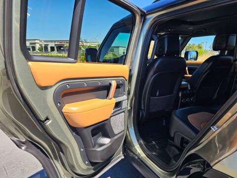 2023 Land Rover Defender 130 X-Dynamic SE