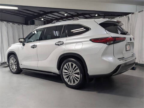 2023 Toyota Highlander Platinum