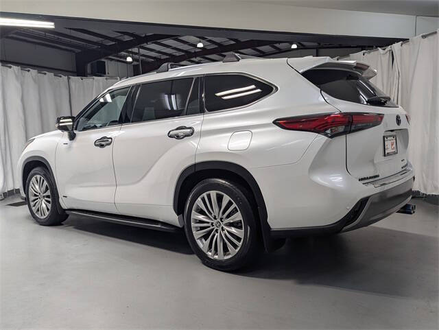 2023 Toyota Highlander Platinum