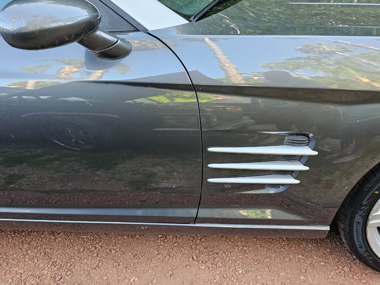 2005 Chrysler Crossfire 9