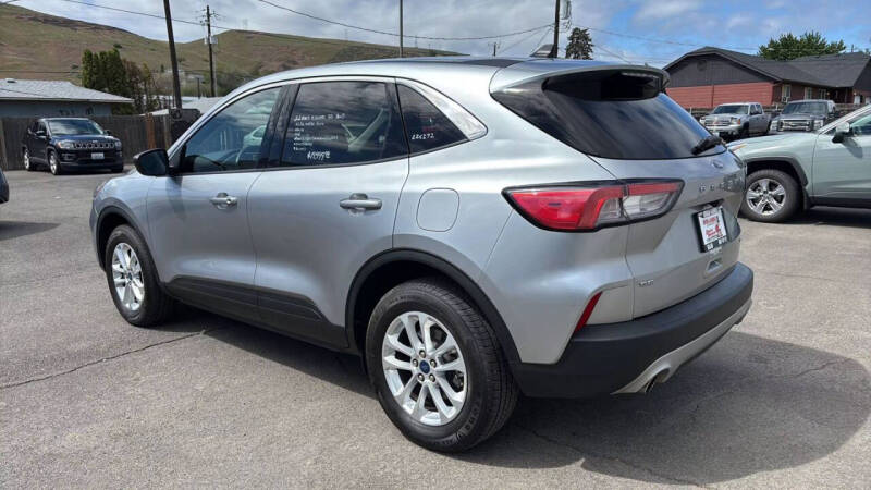 2022 Ford Escape SE