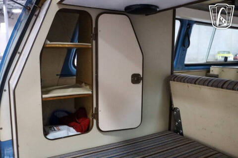 1982 Volkswagen Vanagon Camper