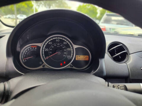 2011 Mazda MAZDA2 Touring