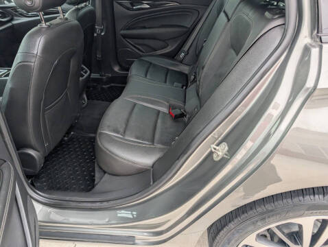 2018 Buick Regal Sportback Essence