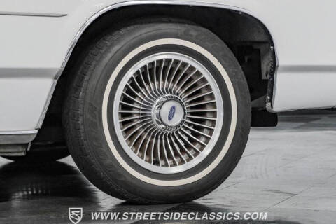 1990 Ford LTD Crown Victoria