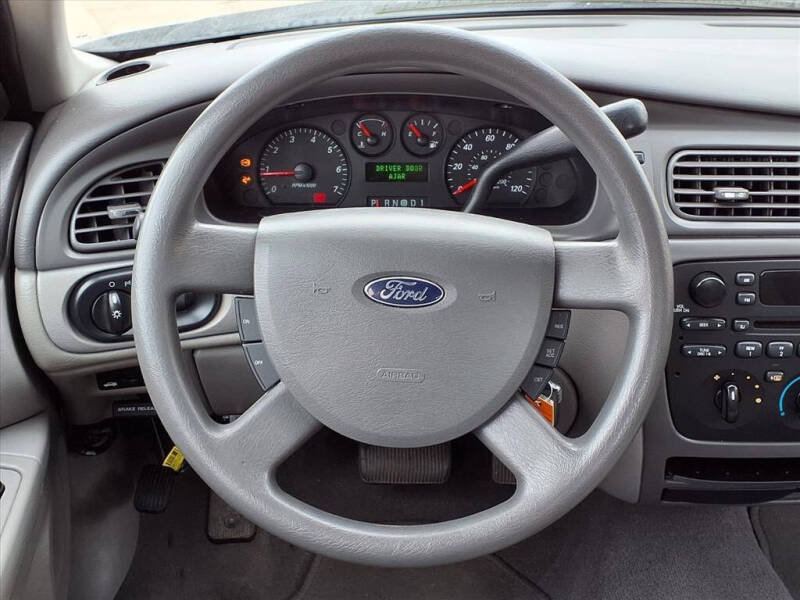 2004 Ford Taurus SES
