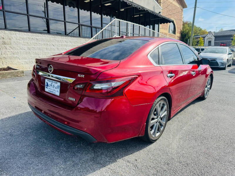 2018 Nissan Altima SR photo 4