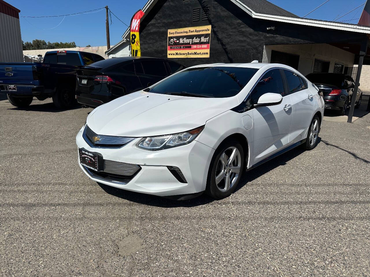 White 2017 Chevrolet Volt LT LT 4dr Hatchback 2