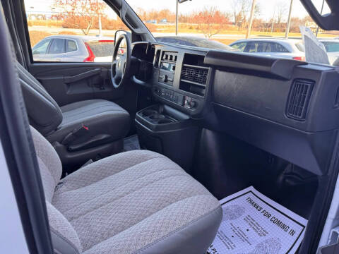 2025 Chevrolet Express 2500