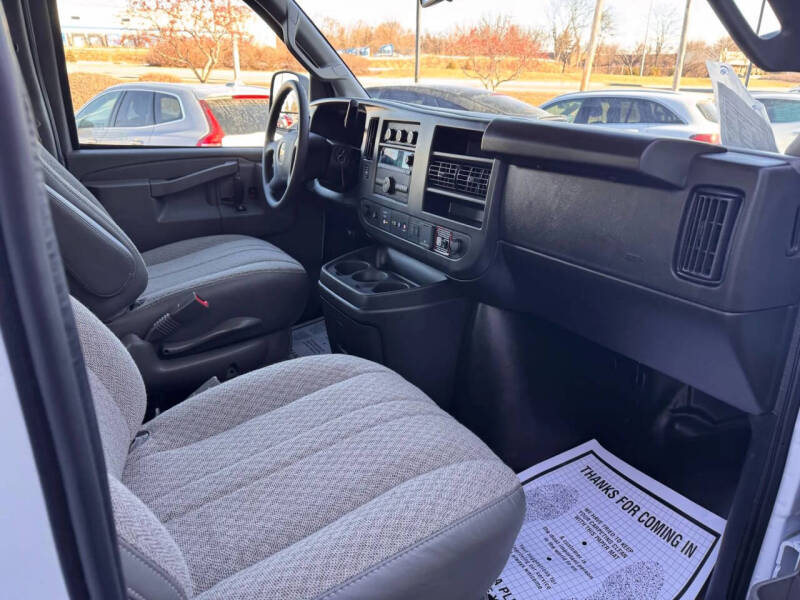 2025 Chevrolet Express 2500