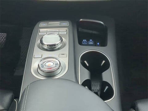 2023 Genesis GV70 2.5T Standard