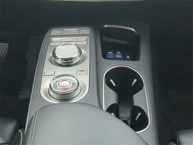 2023 Genesis GV70 2.5T Standard