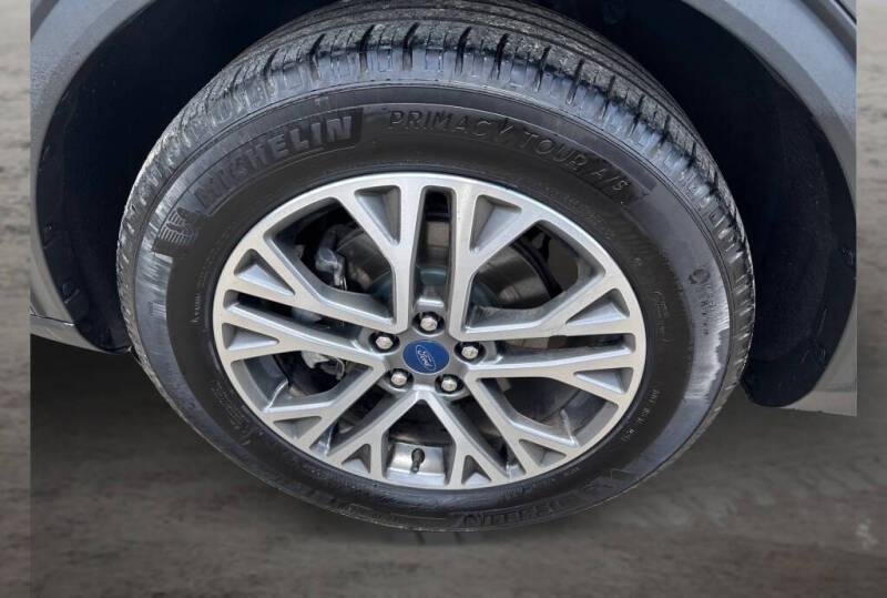 2021 Ford Escape SEL