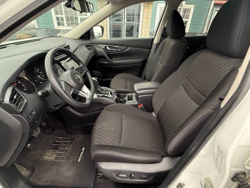 2020 Nissan Rogue SV