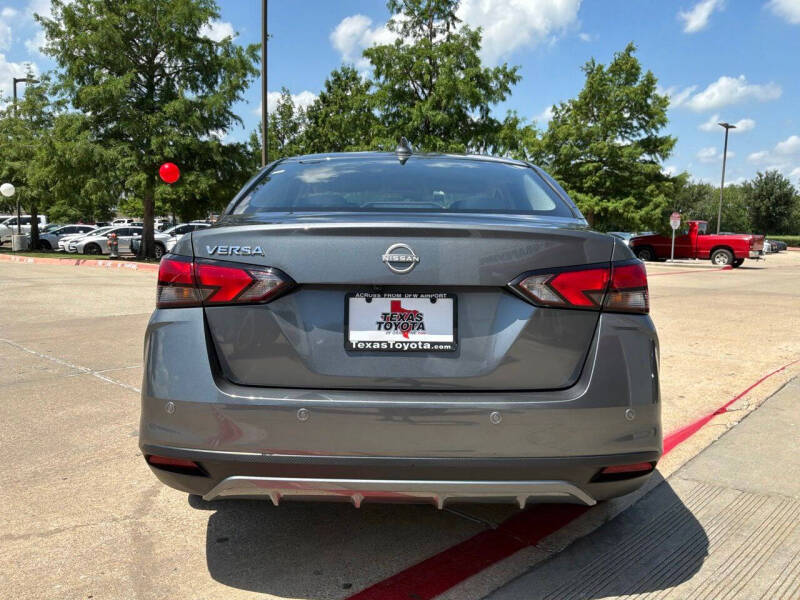 2025 Nissan Versa SV