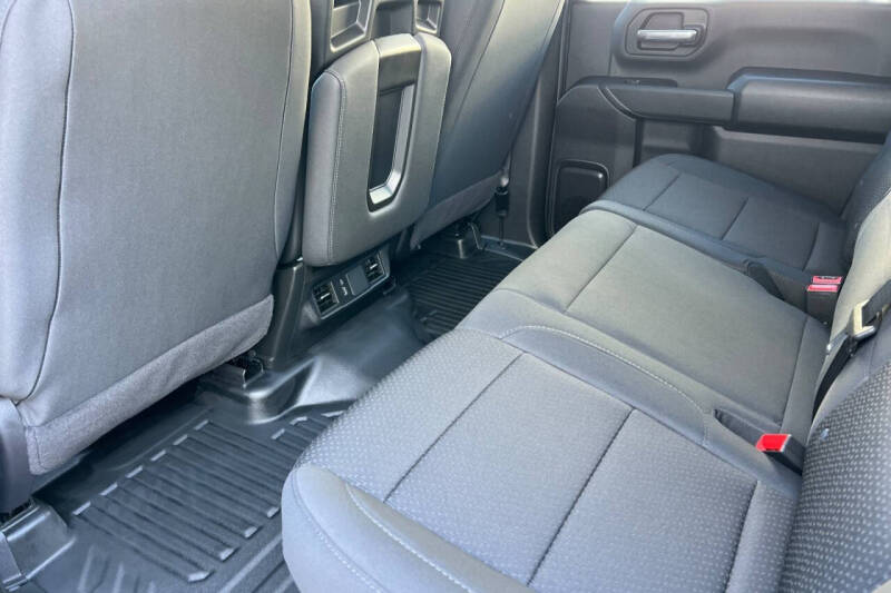 2025 GMC Sierra 2500HD Pro