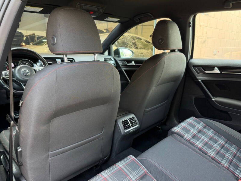 2017 Volkswagen Golf GTI S