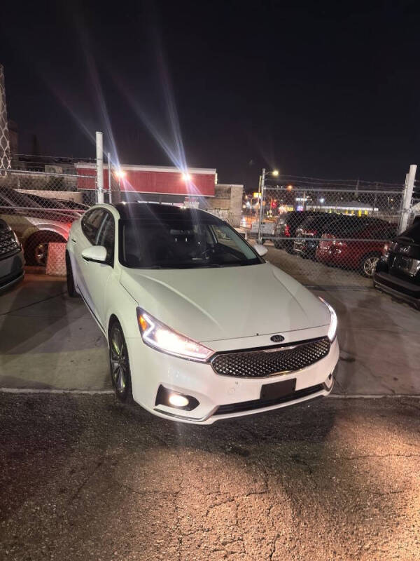 2017 Kia Cadenza Premium