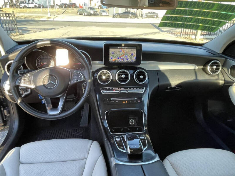 2015 Mercedes-Benz C-Class C300 photo 17