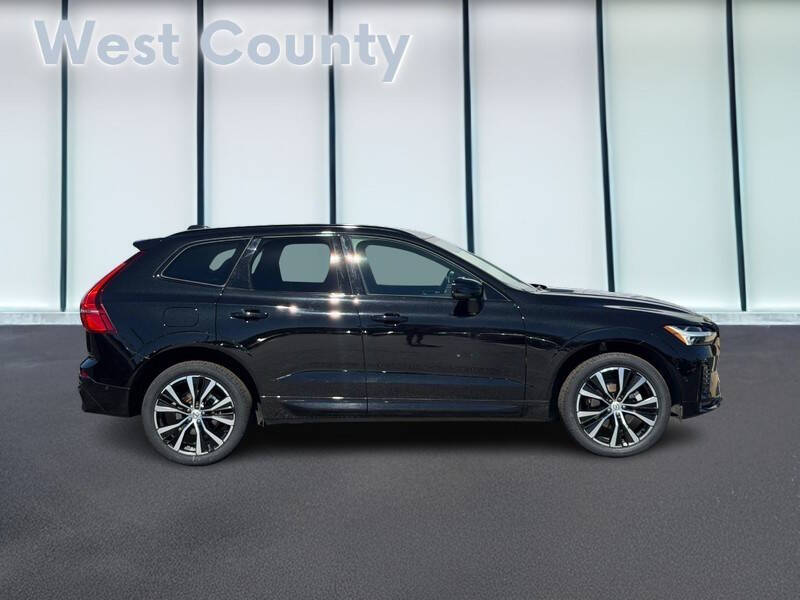 2024 Volvo XC60 B5 Plus Dark Theme