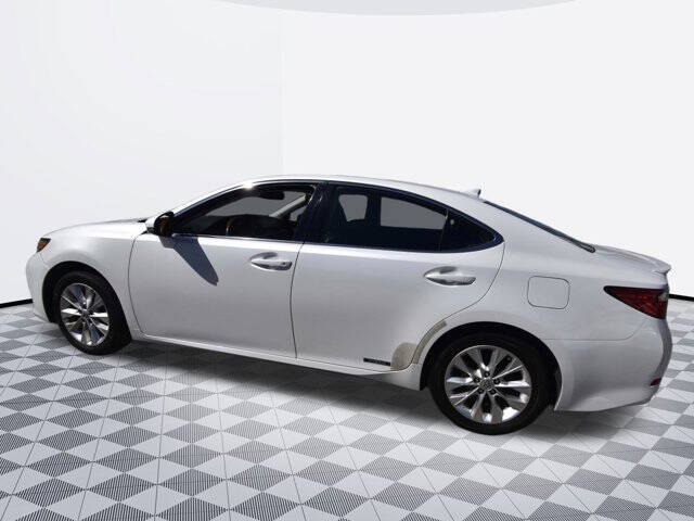 2013 Lexus ES 300h