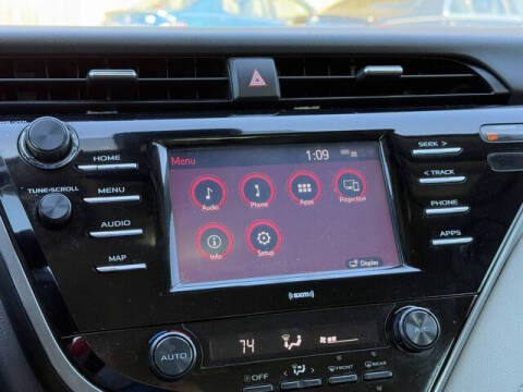 2020 Toyota Camry SE