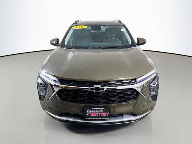 Used 2024 Chevrolet Trax LT with VIN KL77LHE25RC037357 for sale in Bloomington, IL