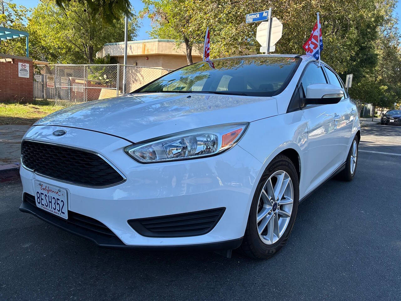 View vehicle photo 3