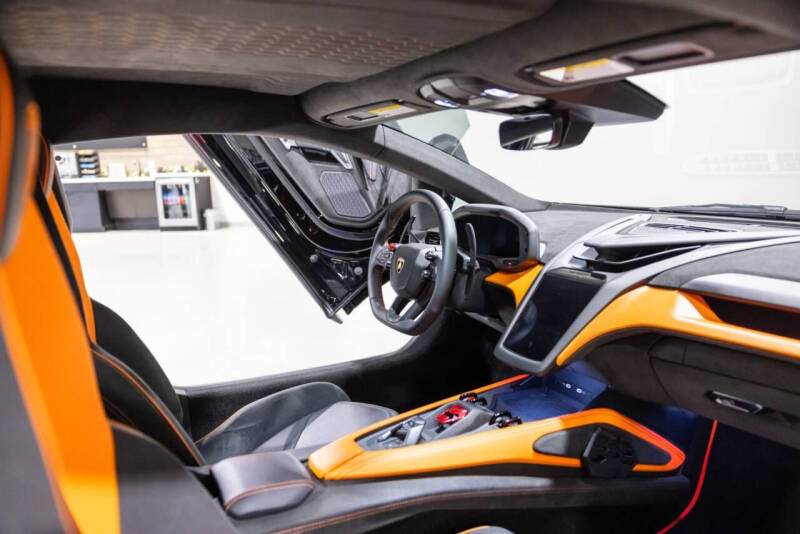 2025 Lamborghini Revuelto