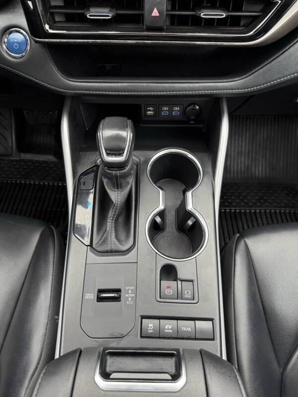 2022 Toyota Highlander Hybrid XLE