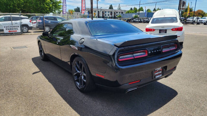 2019 Dodge Challenger SXT