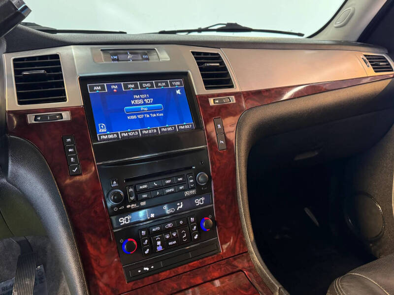 2011 Cadillac Escalade Luxury