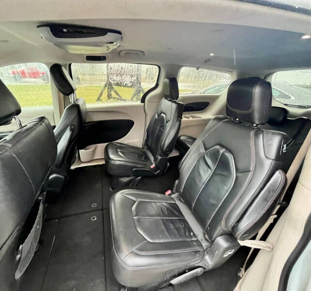 2017 Chrysler Pacifica Touring Plus