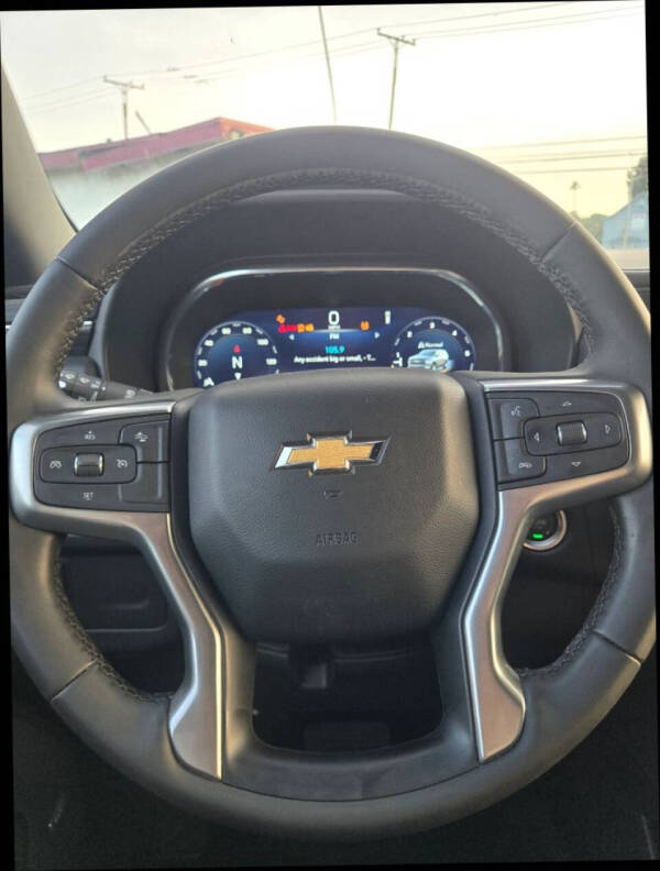 2024 Chevrolet Suburban LT