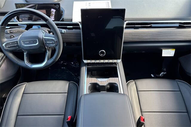 2025 GMC Sierra EV Denali