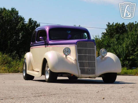 1935 Ford Tudor