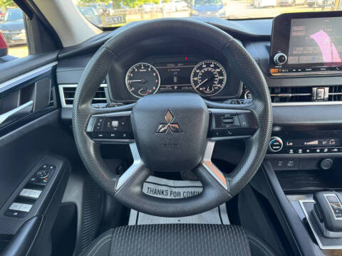 2022 Mitsubishi Outlander ES